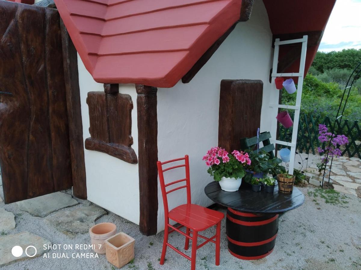 Krka Fairytale Little Castle 호텔 스크라딘 외부 사진