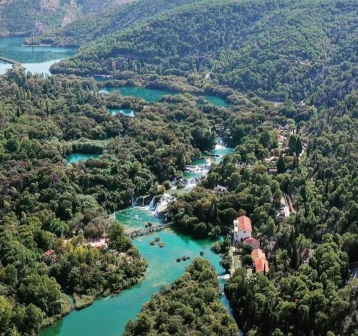 Krka Fairytale Little Castle 호텔 스크라딘 외부 사진